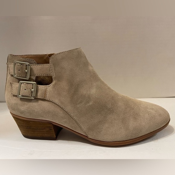 Clarks Artisan Tan Suede Ankle Boots Booties Size 9 1/2 M - Picture 4 of 11